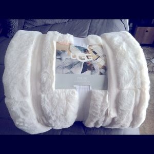 UGG New Polar Sleeping Bag with Built-In Pillow